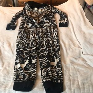 Aeropostale LiveLoveDream “Holidaze” sleep onesie
